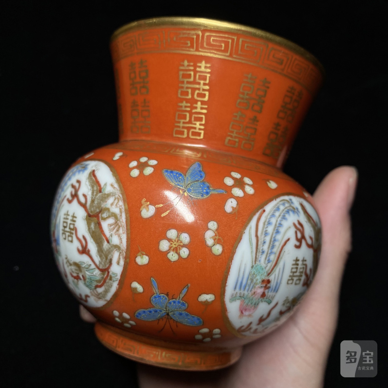清同治 珊瑚红地描金开光粉彩龙凤喜字纹渣斗（一对） - 图15